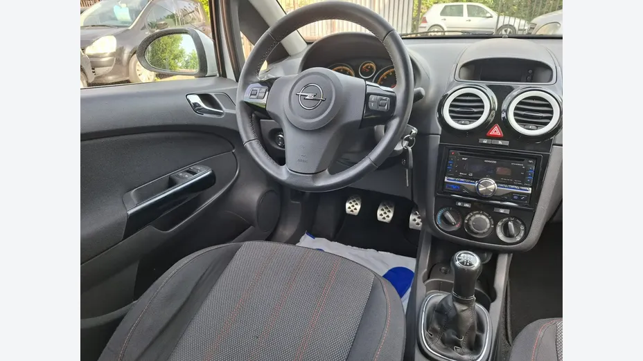 OPEL Corsa -