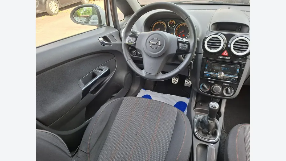 OPEL Corsa -
