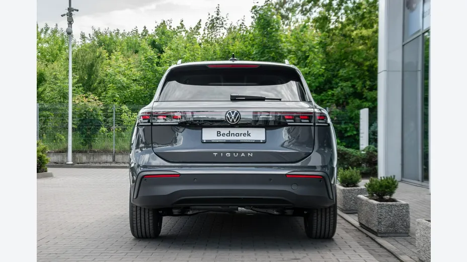 VOLKSWAGEN Tiguan -