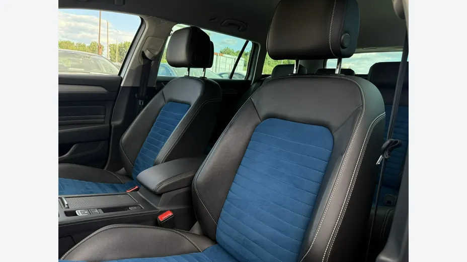 VOLKSWAGEN Passat -