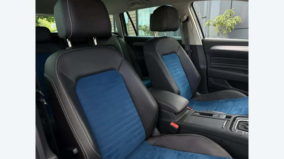 VOLKSWAGEN Passat -