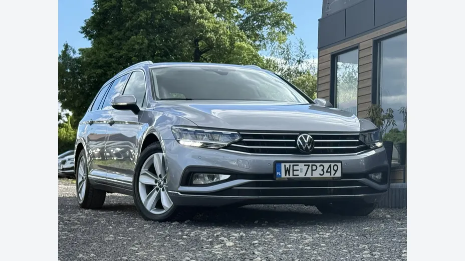 VOLKSWAGEN Passat -