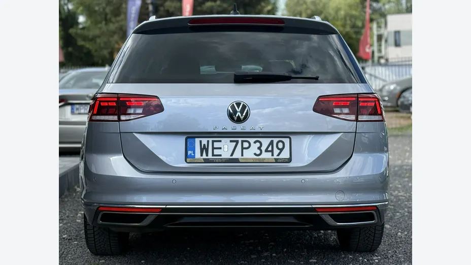 VOLKSWAGEN Passat -