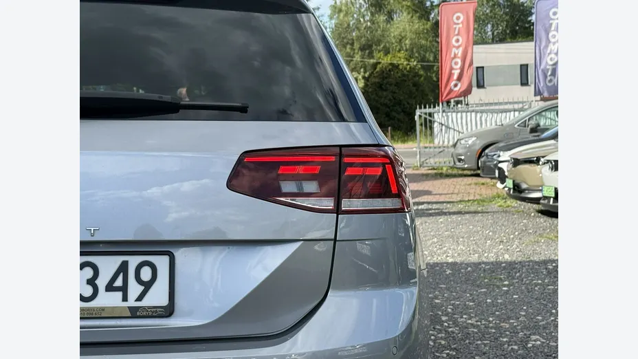VOLKSWAGEN Passat -
