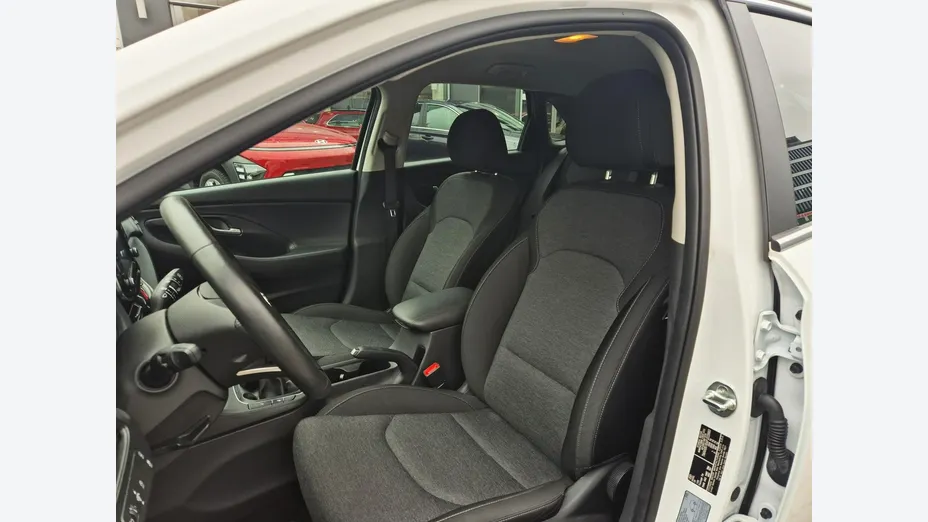HYUNDAI i30 -