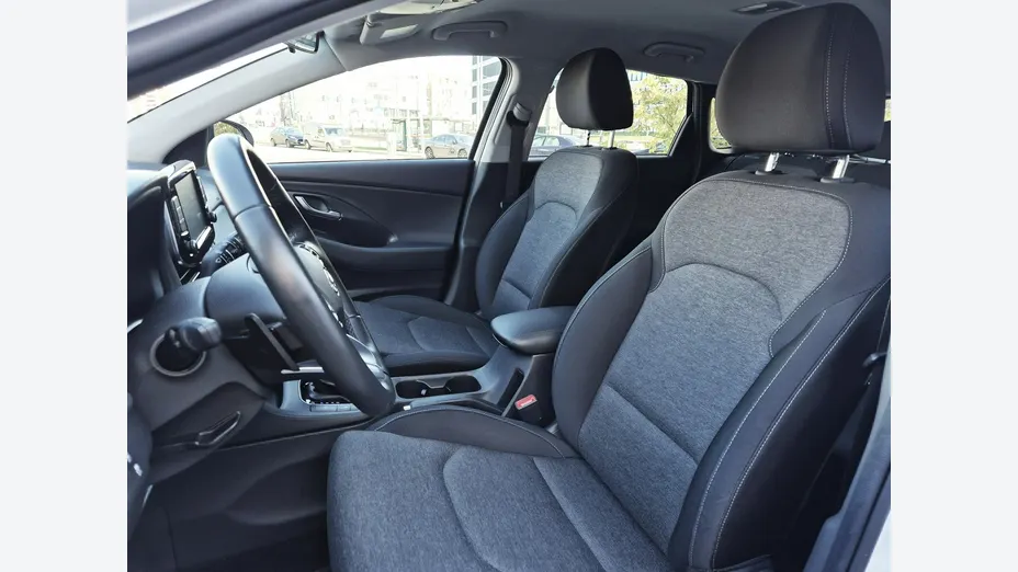 HYUNDAI i30 -