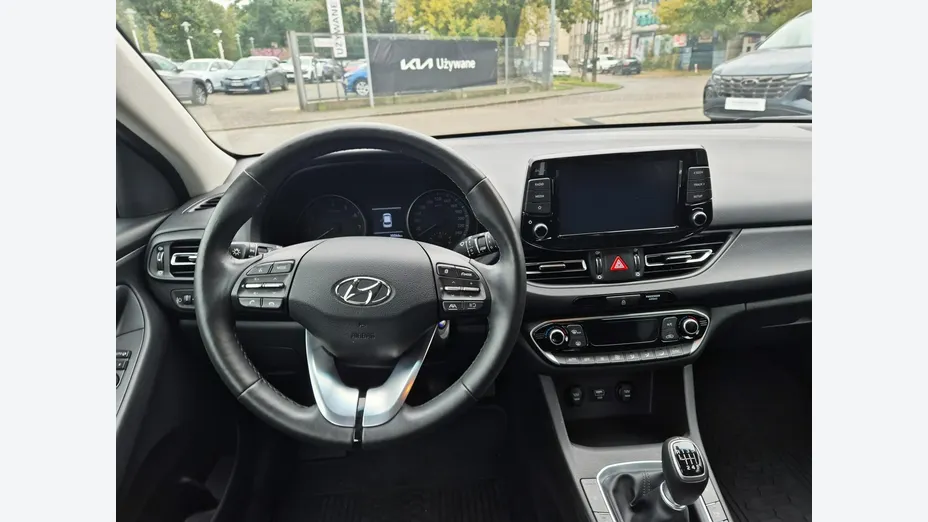 HYUNDAI i30 -