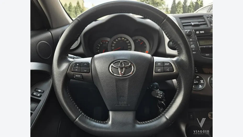 TOYOTA RAV4 -