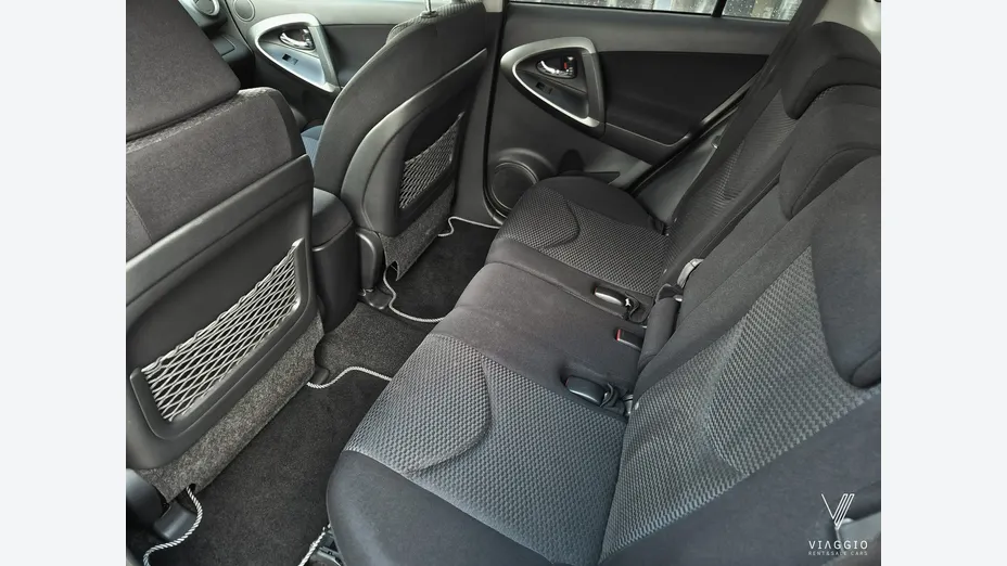 TOYOTA RAV4 -