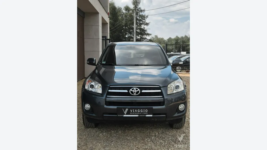 TOYOTA RAV4 -