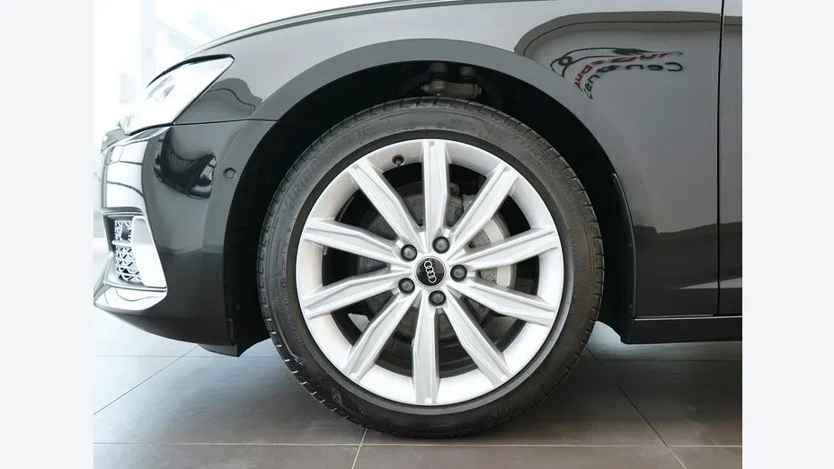 AUDI A6 -