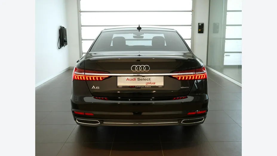 AUDI A6 -