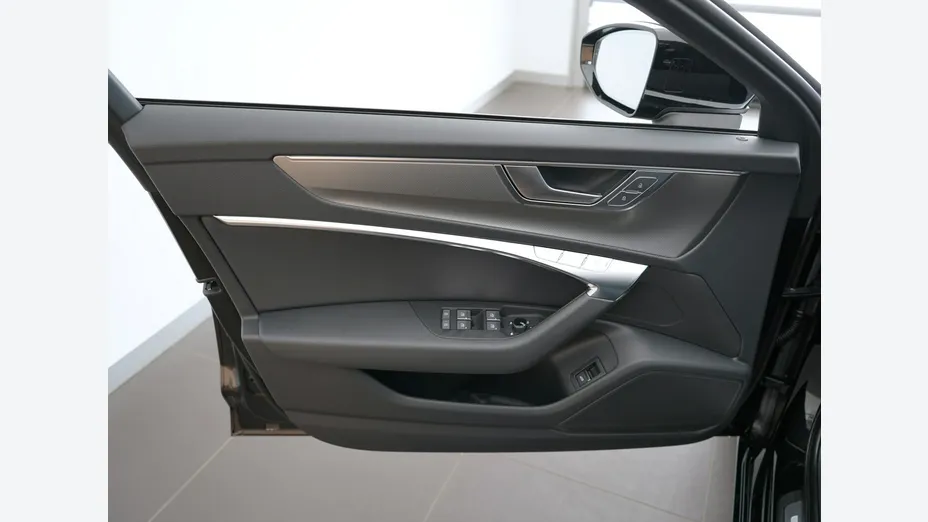 AUDI A6 -