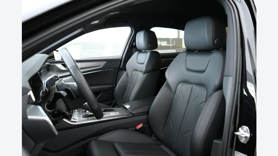 AUDI A6 -