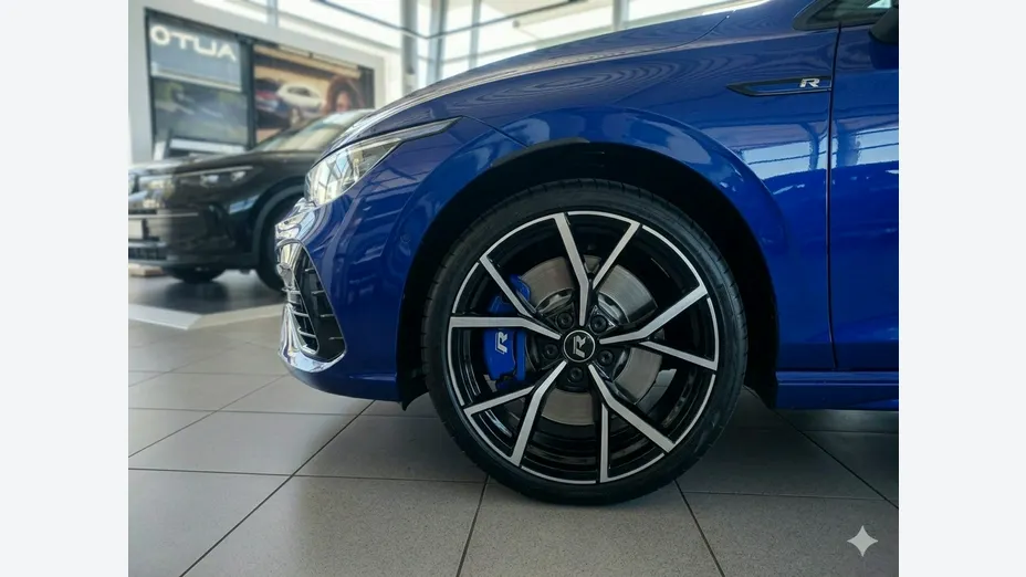 VOLKSWAGEN Golf -