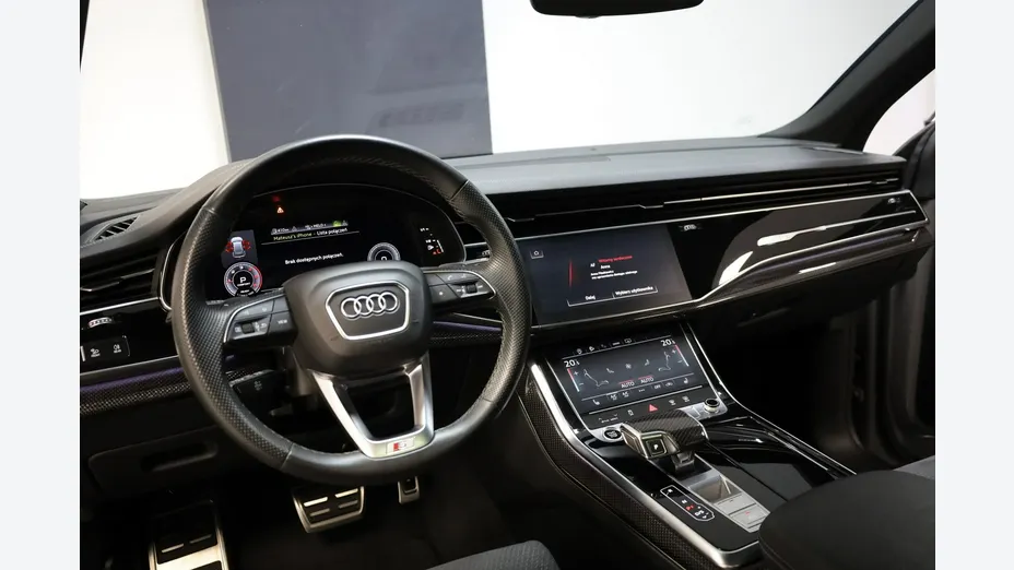 AUDI Q8 -