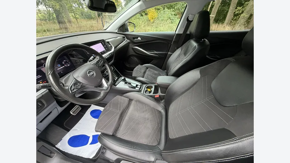 OPEL Grandland X -