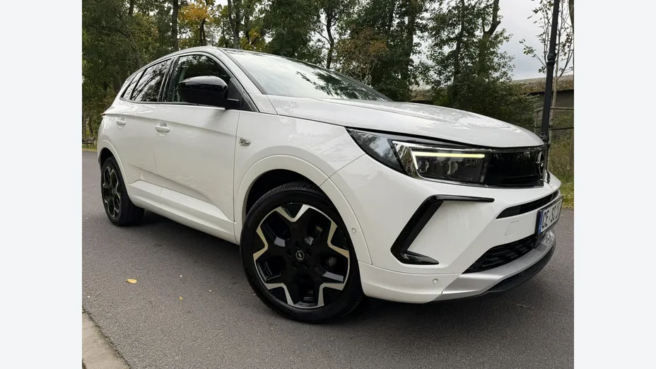 OPEL Grandland X -