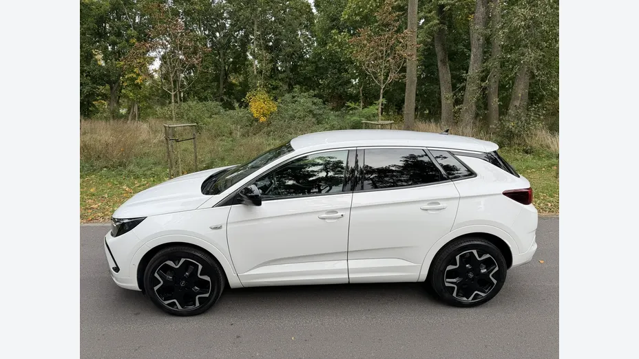 OPEL Grandland X -