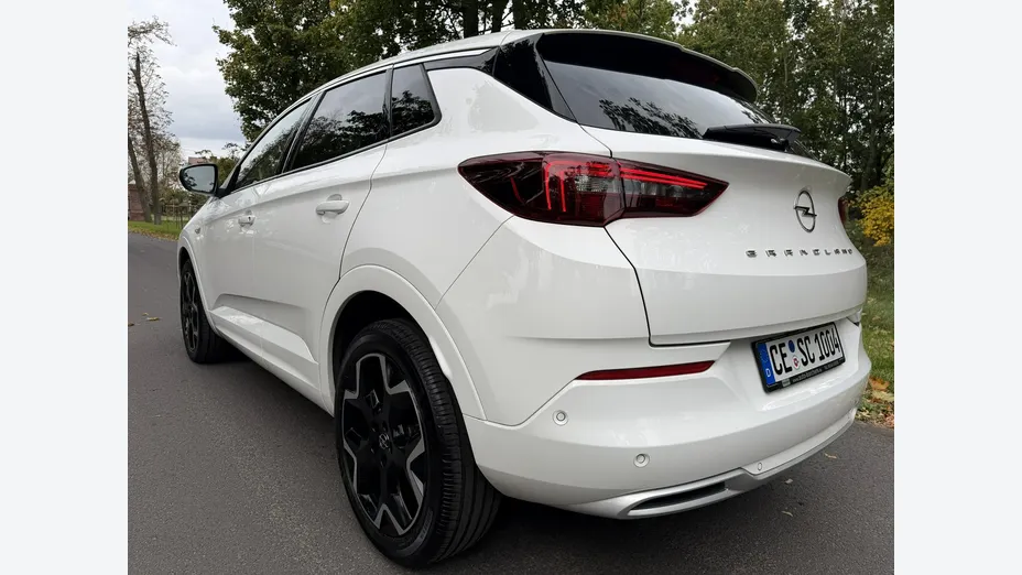 OPEL Grandland X -