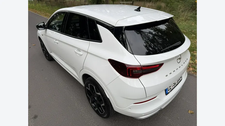 OPEL Grandland X -