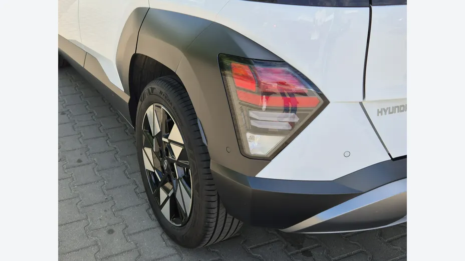 HYUNDAI Kona -
