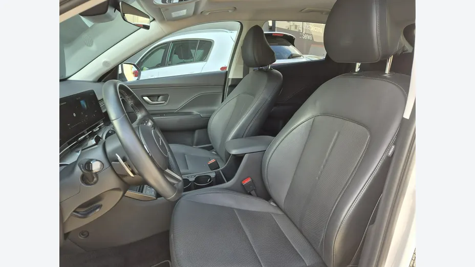 HYUNDAI Kona -