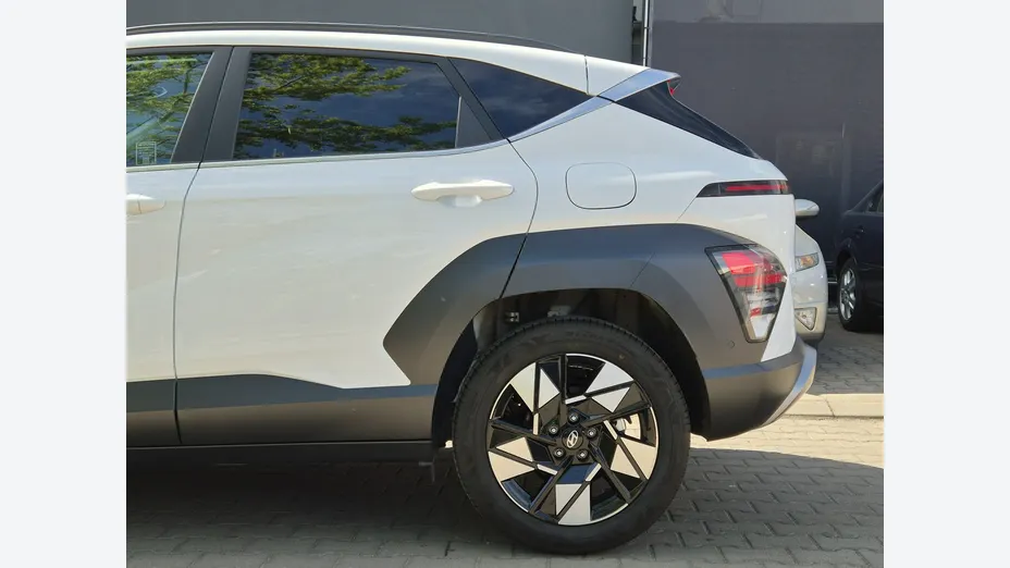 HYUNDAI Kona -