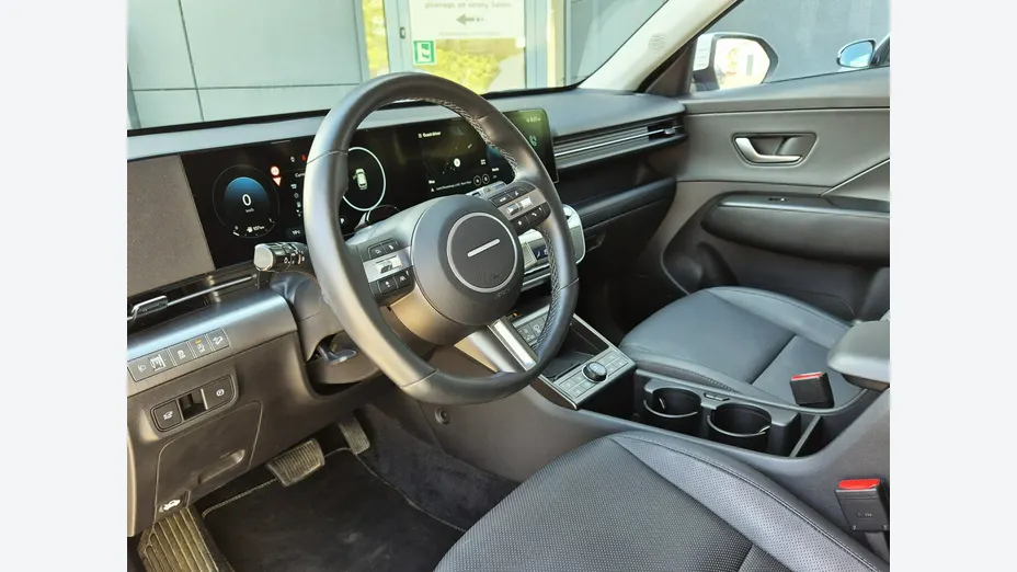 HYUNDAI Kona -