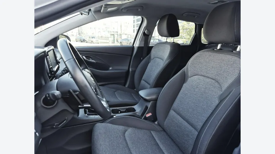 HYUNDAI i30 -