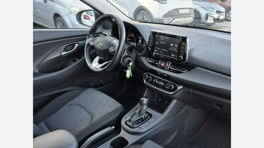 HYUNDAI i30 -