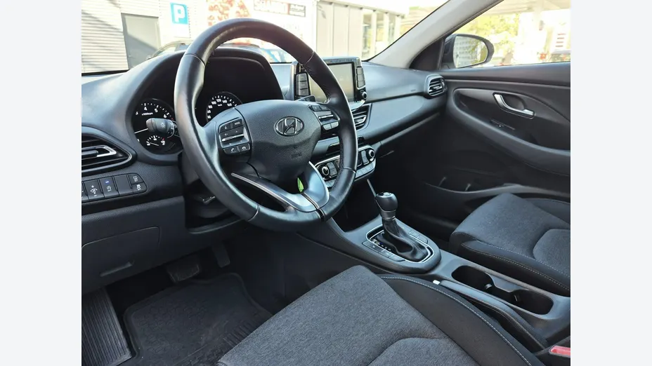 HYUNDAI i30 -