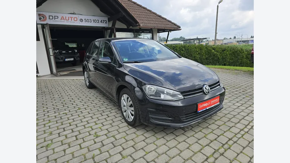 VOLKSWAGEN Golf -