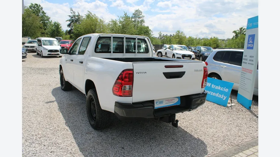 TOYOTA HiLux -