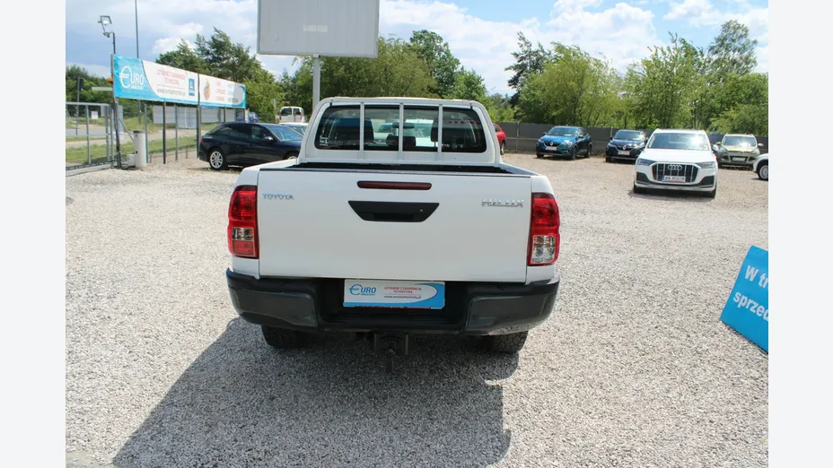 TOYOTA HiLux -
