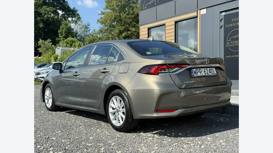 TOYOTA Corolla -