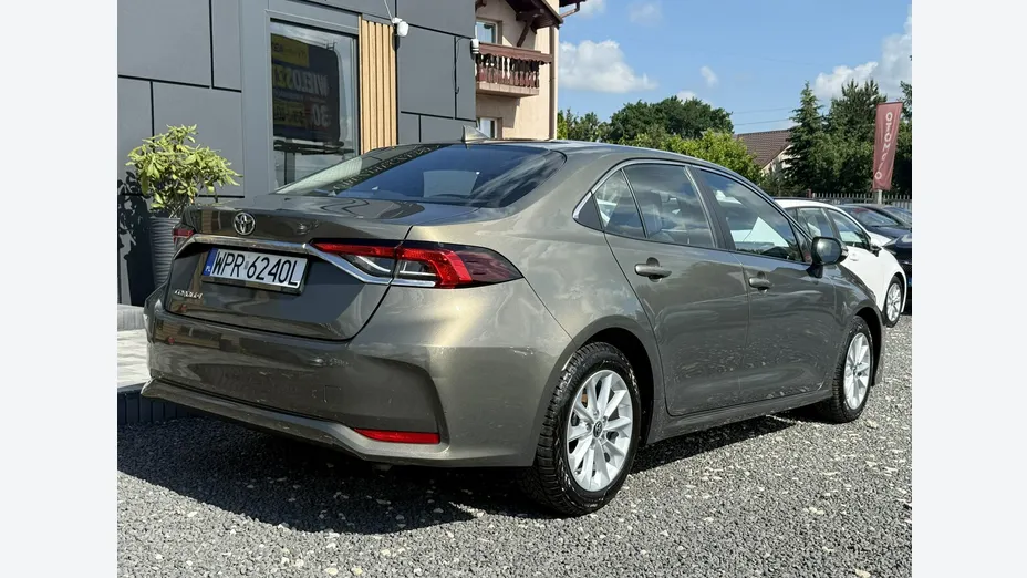 TOYOTA Corolla -
