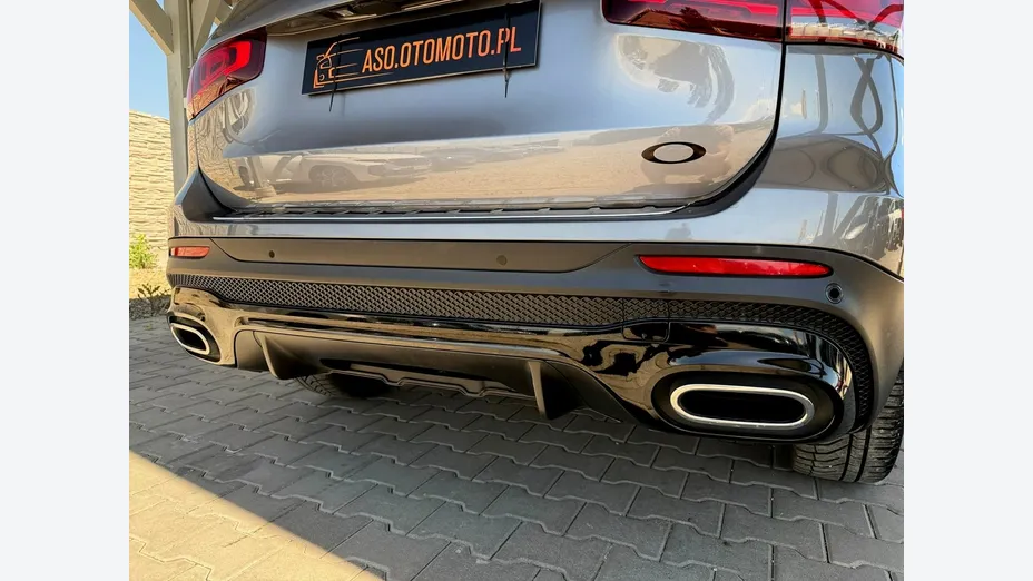 MERCEDES-BENZ GLB -