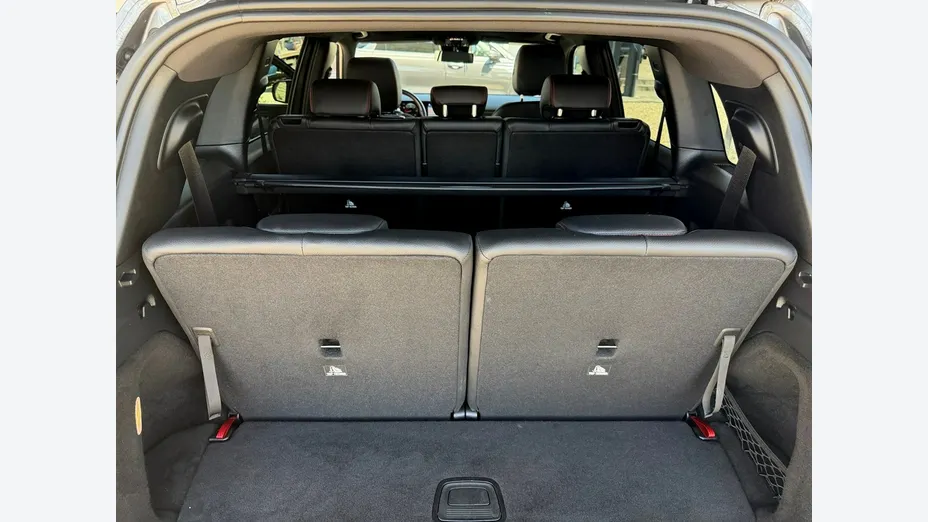 MERCEDES-BENZ GLB -