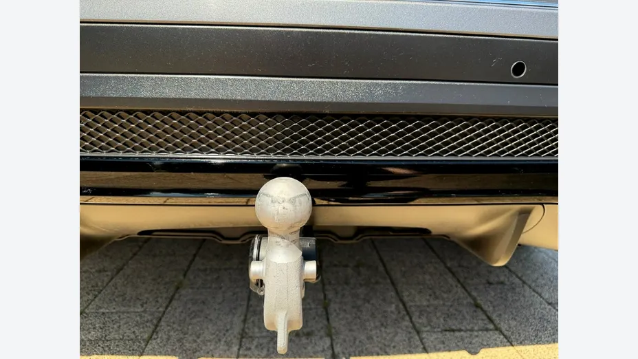 MERCEDES-BENZ GLB -
