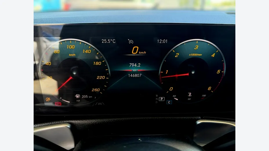 MERCEDES-BENZ GLB -