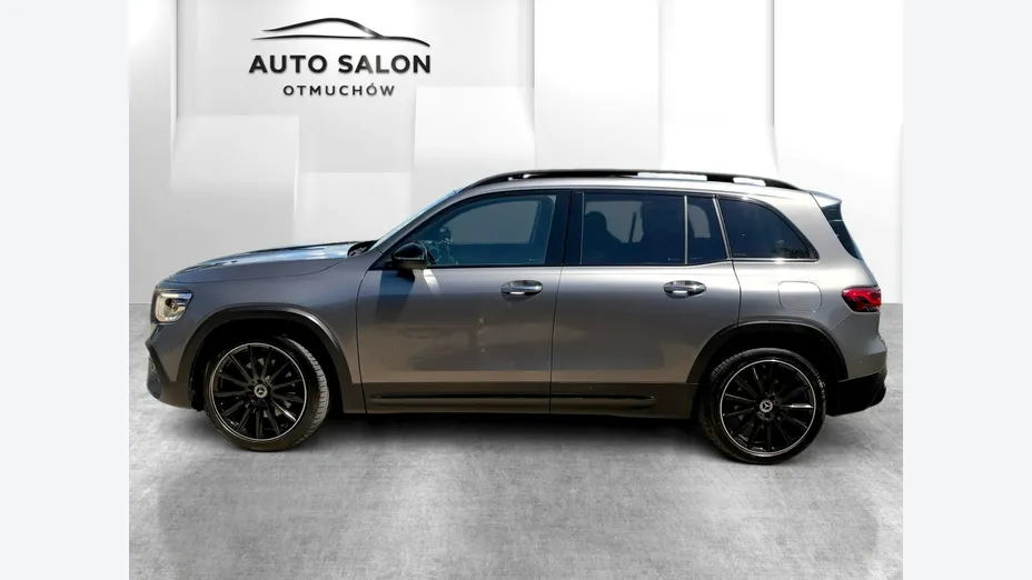 MERCEDES-BENZ GLB -