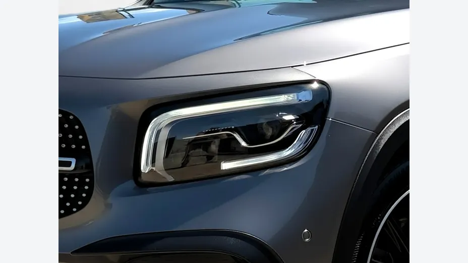 MERCEDES-BENZ GLB -