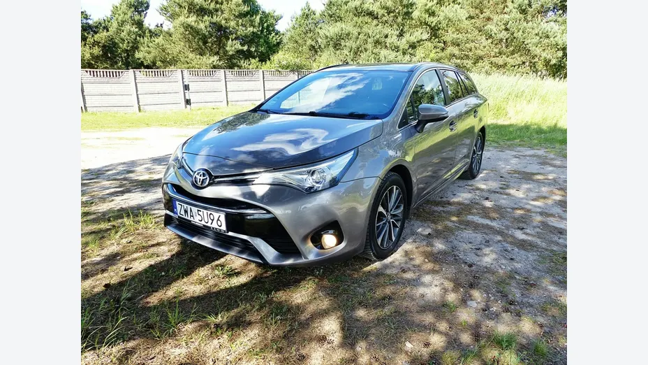 TOYOTA Avensis -