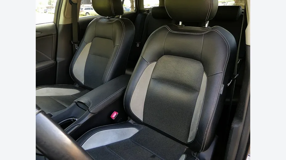 TOYOTA Avensis -