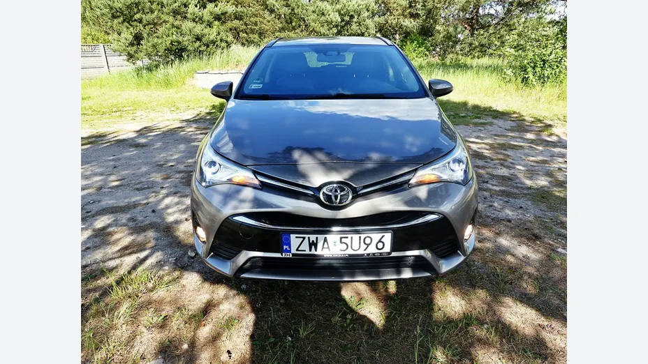TOYOTA Avensis -