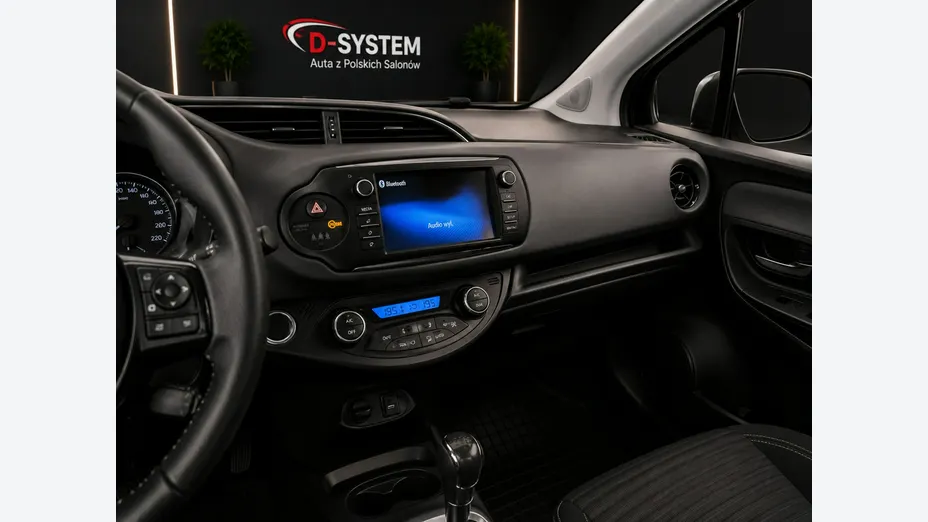 TOYOTA Yaris -