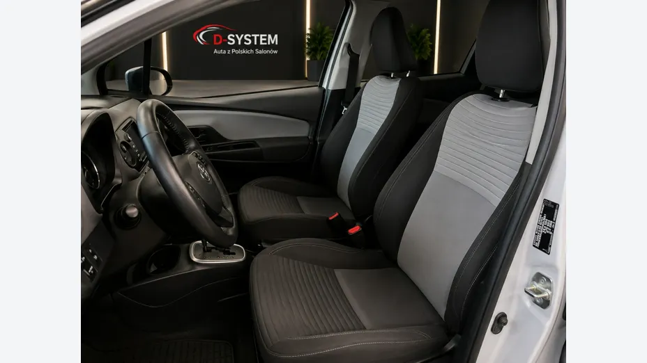 TOYOTA Yaris -