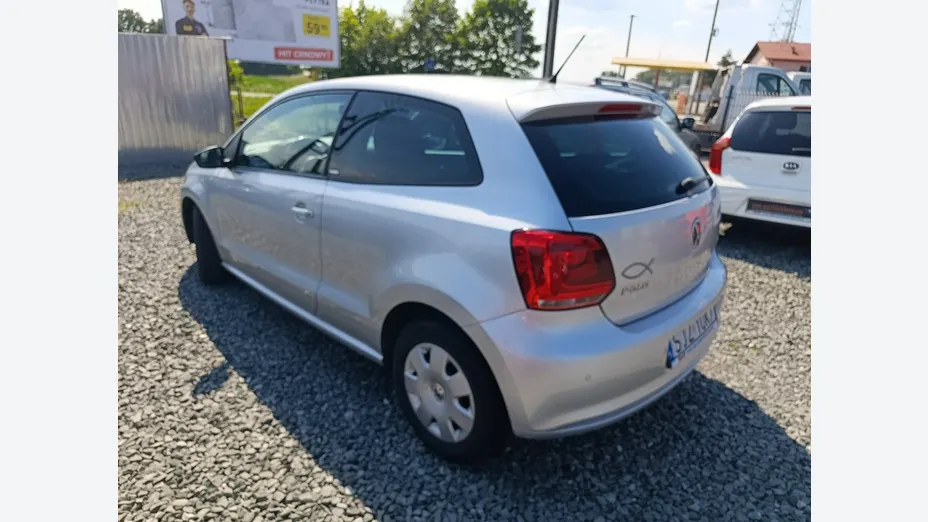 VOLKSWAGEN Polo -