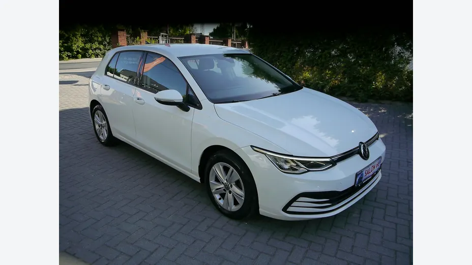 VOLKSWAGEN Golf -